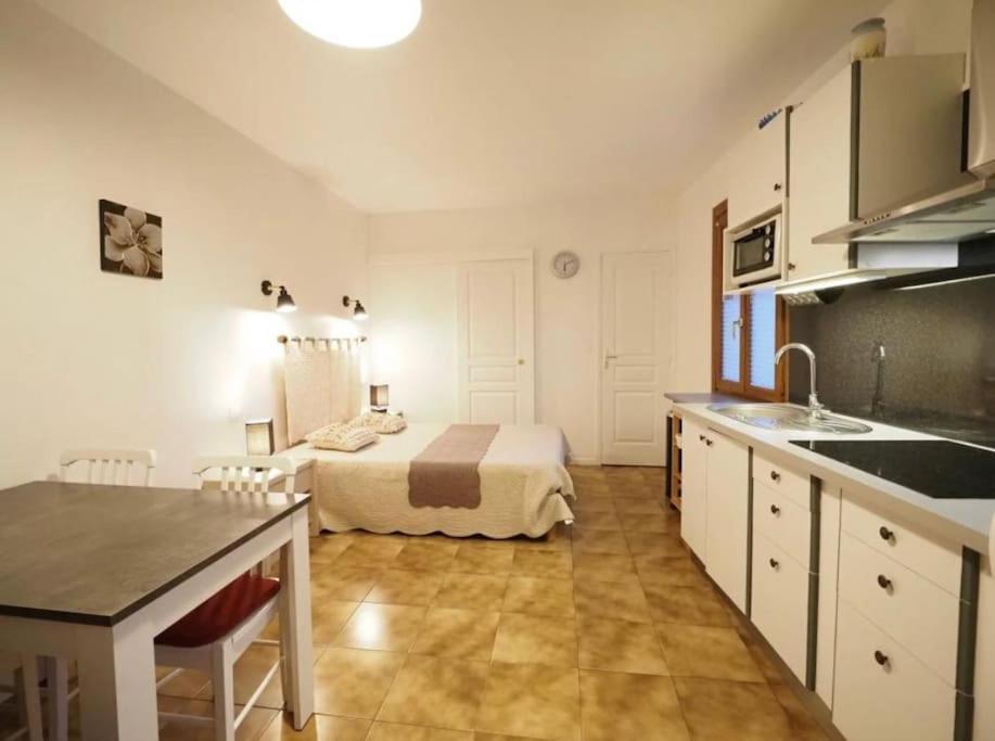 Studio Meuble Avec Terrasse Gréoux-les-Bains Exteriér fotografie